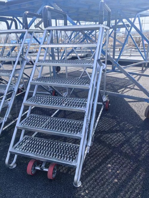 1709255640946754.jpg 飞机七步梯1 副2.jpg